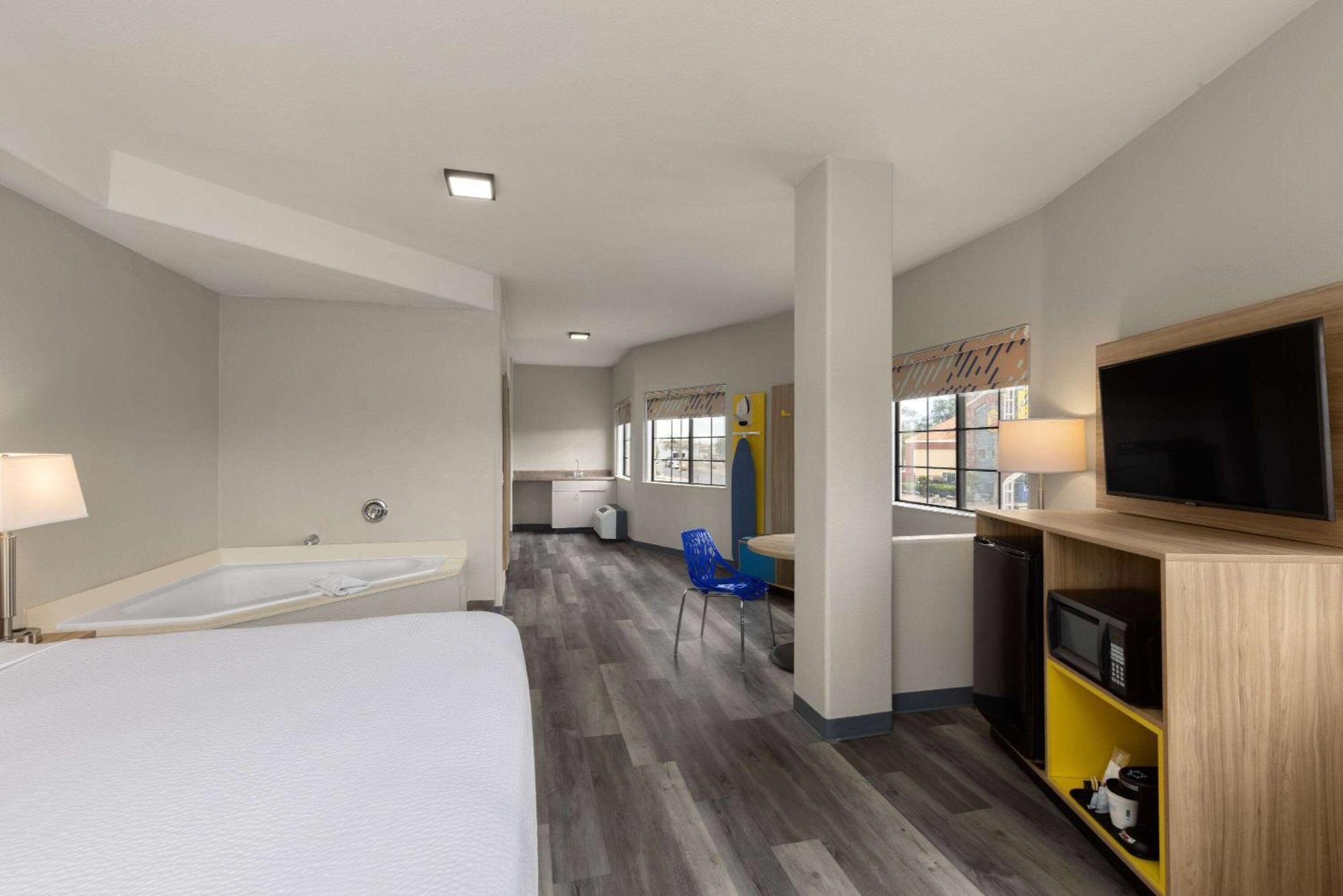 Days Inn & Suites By Wyndham Tucson/Marana Exteriör bild