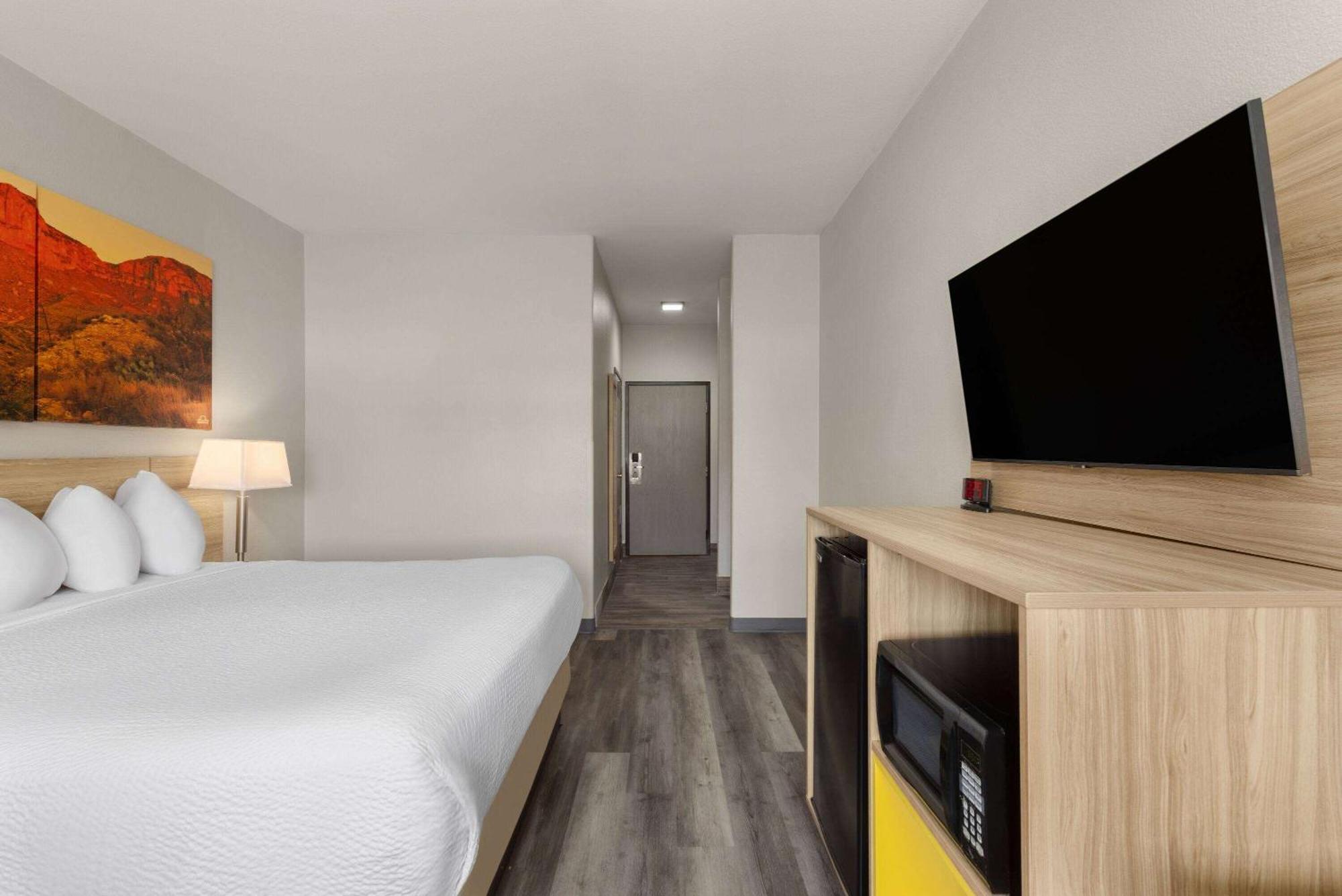 Days Inn & Suites By Wyndham Tucson/Marana Exteriör bild