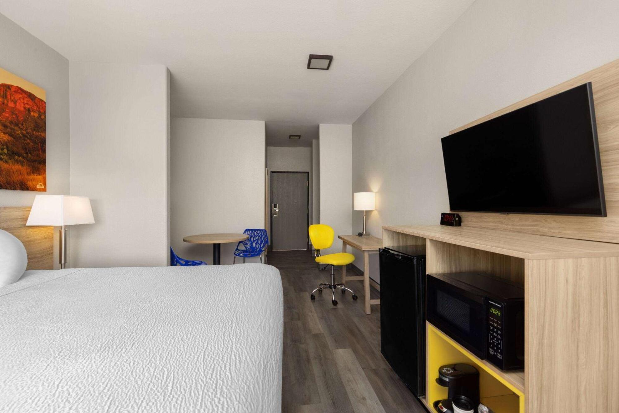 Days Inn & Suites By Wyndham Tucson/Marana Exteriör bild
